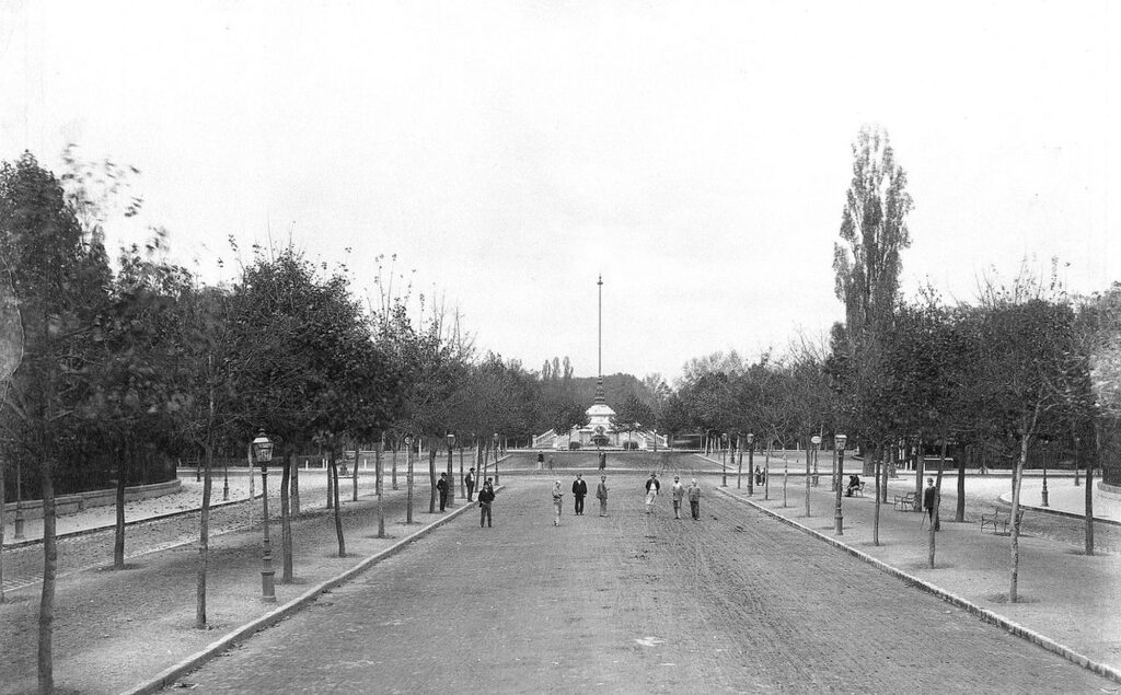 A Zsigmondy Vilmos akadémikus, bányamérnök által fúrt városligeti artézi kút máig a Széchenyi Gyógyfürdőt táplálja