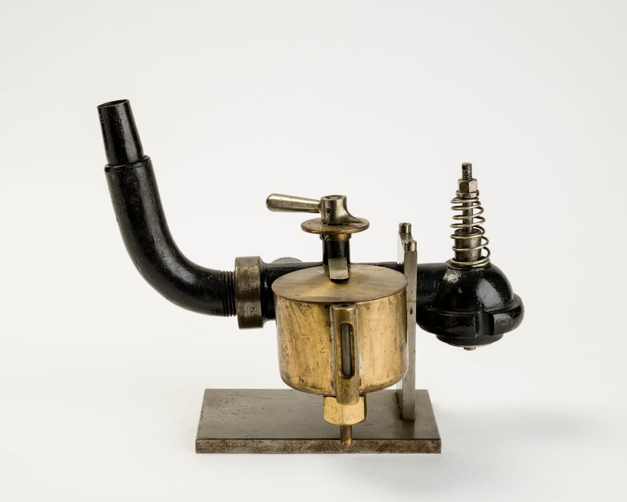 Bánki Donát és Csonka János szabadalmaztatja a belsőégésű motorok üzemanyag-ellátását biztosító porlasztót